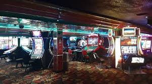 Filipino player accessing jili100 Casino on mobile browser